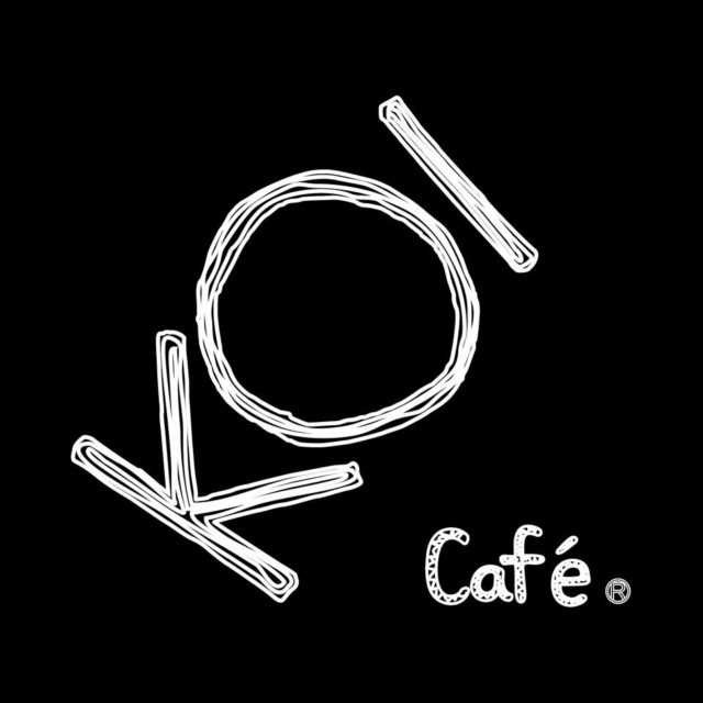នេះជារូបភាព logo KOI Café។ ដកស្រង់ចេញពីគេហទំព័រ KOI Café