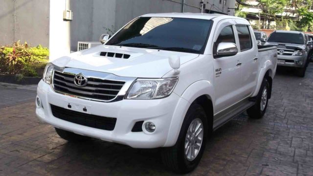 Used-Hilux-Vigo-Champ-4x4-Double-cabin-Automatic-2012-Front-Side-View-2