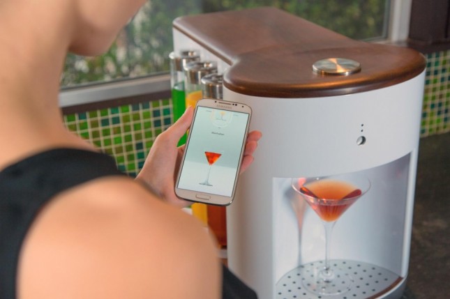 somabar-robotic-bartender-kickstarter-6-970x646-c-645x429