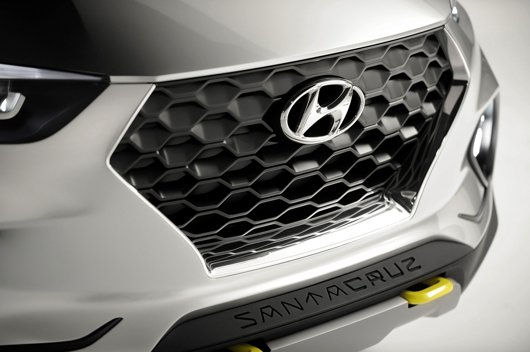 Hyundai-Santa-Cruz-Crossover-Truck-Concept-grille