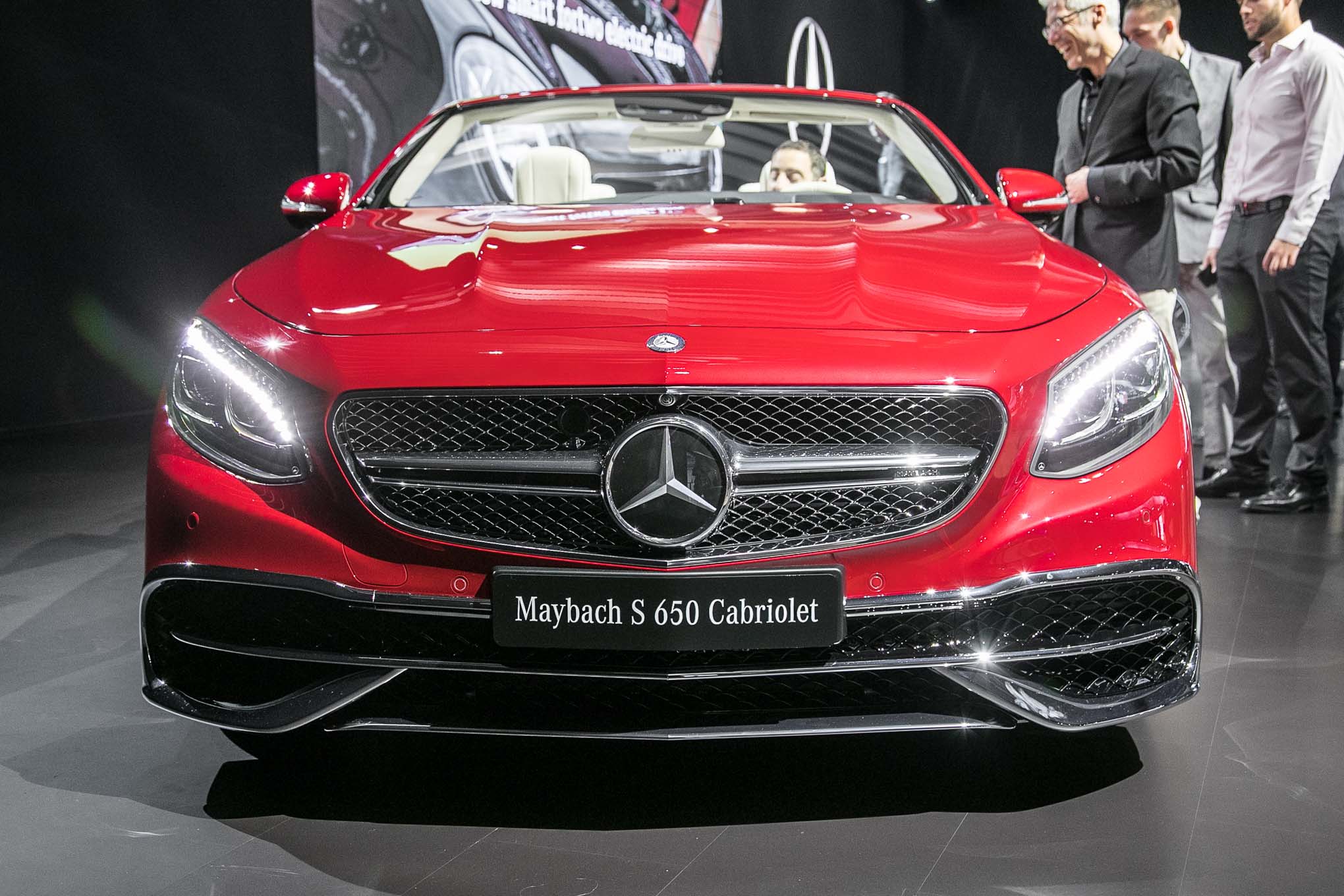 2018-mercedes-maybach-s650-cabriolet-front-end-1